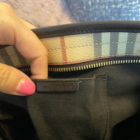 Authentic Burberry haymarket check crossbody bag - Picture 8 of 11